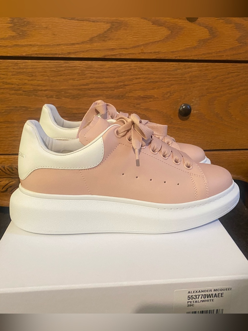 Authentic Alexander McQueen Petal/White Platform Women’s Leather Sneaker Sz 9/39